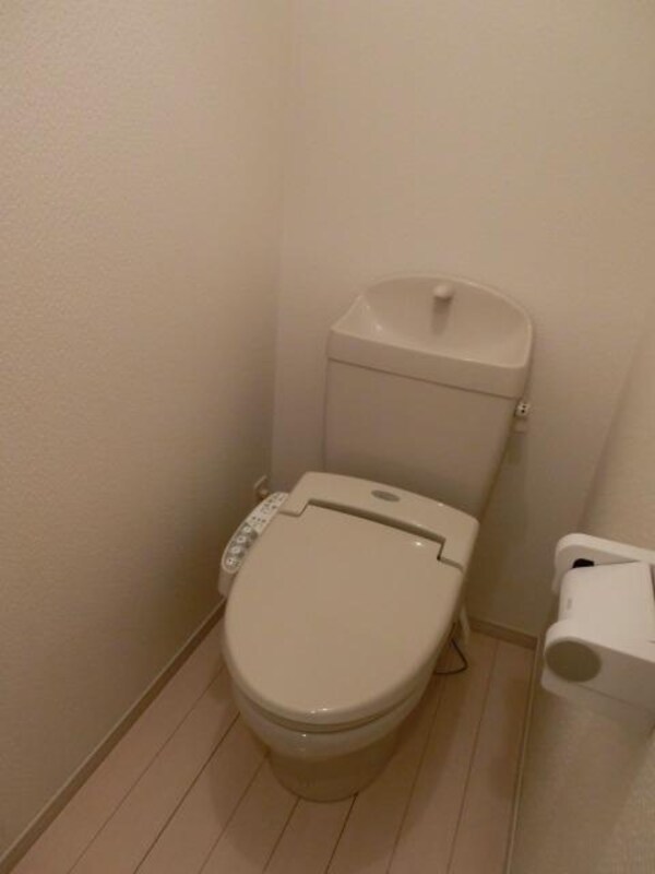 トイレ(お部屋探しはタウンハウジング蘇我店へお任せください。)