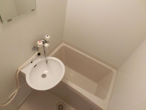 バス／シャワールーム等(もちろんトイレ・バスは別)