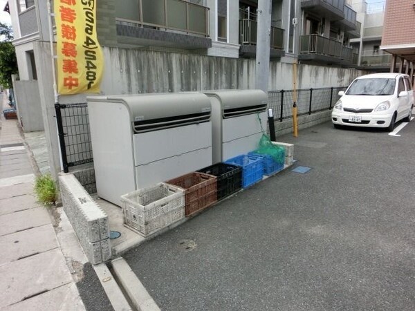 共有部分(敷地内ゴミ捨て場)