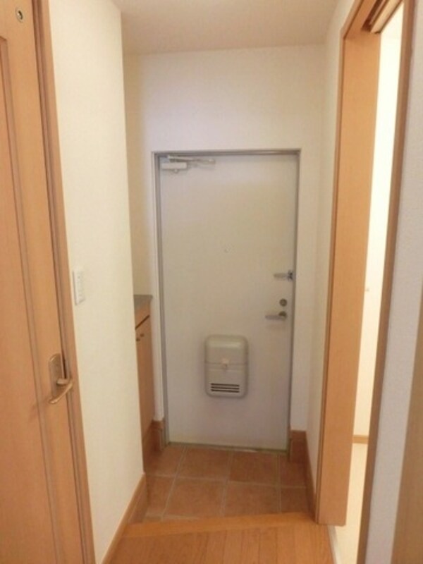 玄関(シューズBOX完備)