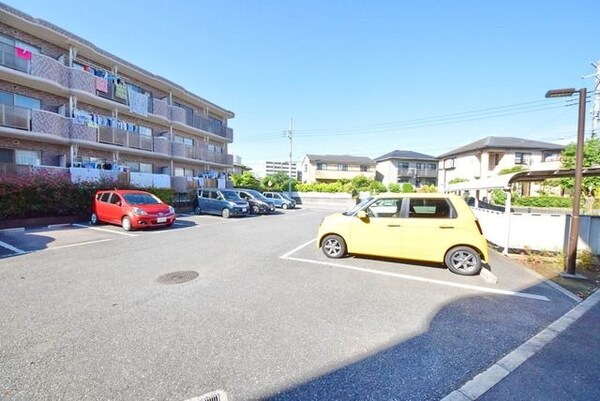 駐車場(広々とした駐車場もあります)