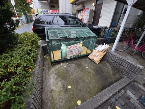共有部分(専用ごみ置き場)