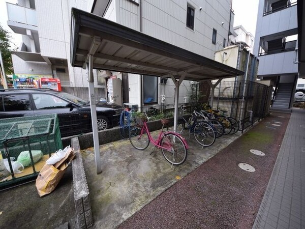 共有部分(屋根付きで雨の日も安心)
