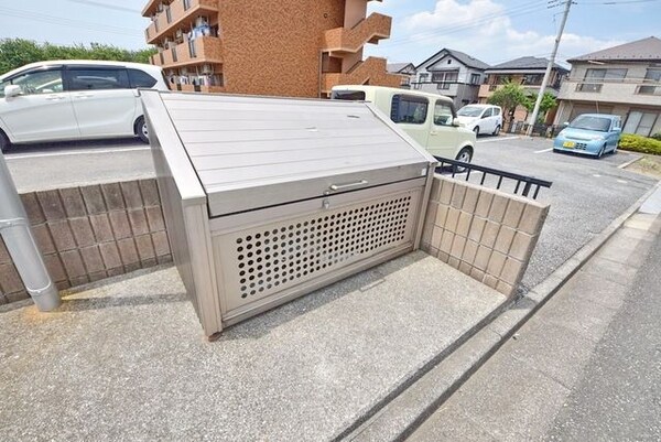 共有部分(入居者専用ゴミ置き場)