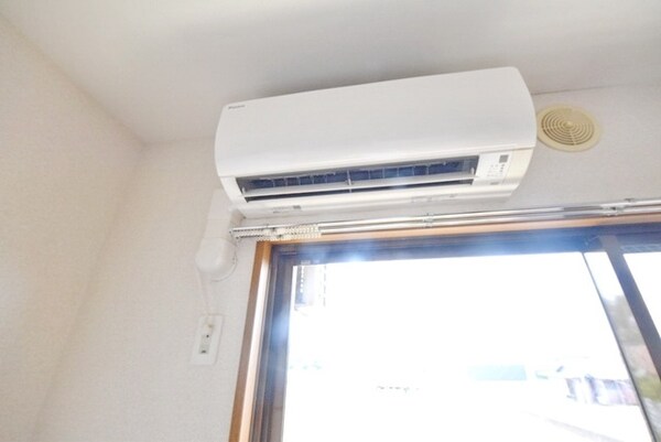 設備(エアコン1基完備)