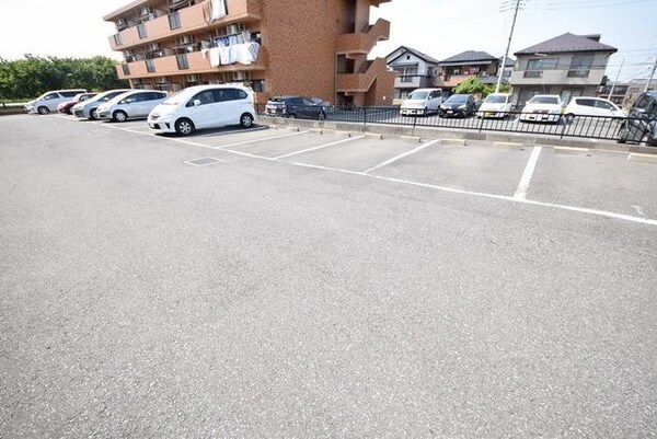 駐車場(敷地内駐車場は全戸分確保)