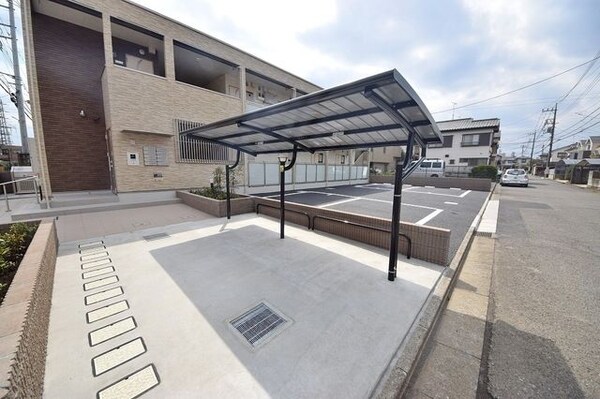 共有部分(♪屋根付き駐輪場♪)