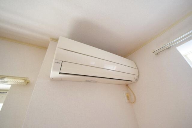物件内観写真11　(エアコンつきです♪)
