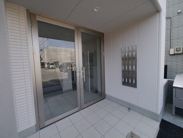 物件内観写真12　(エントランス)