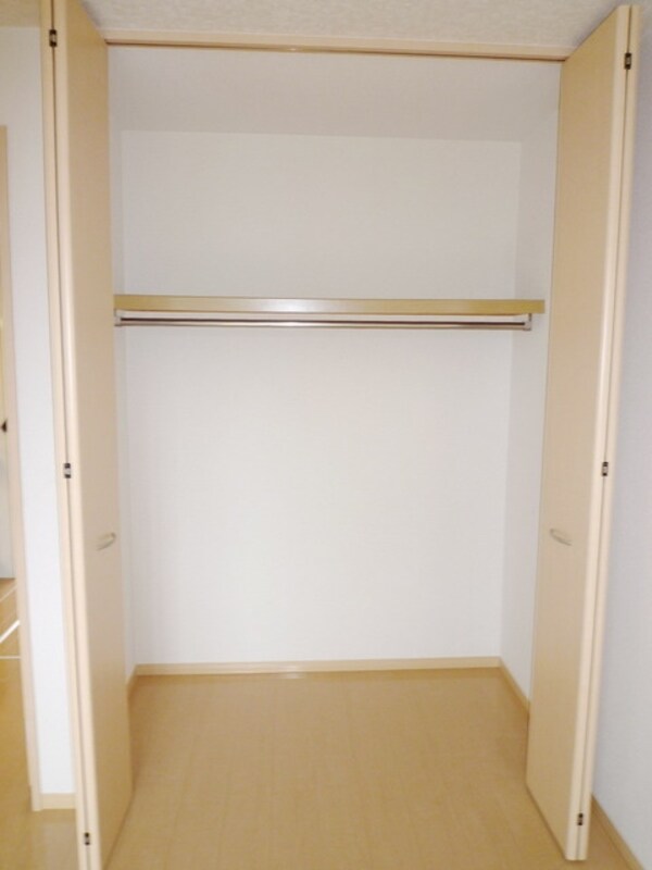収納(奥行きのあるクローゼット♪)