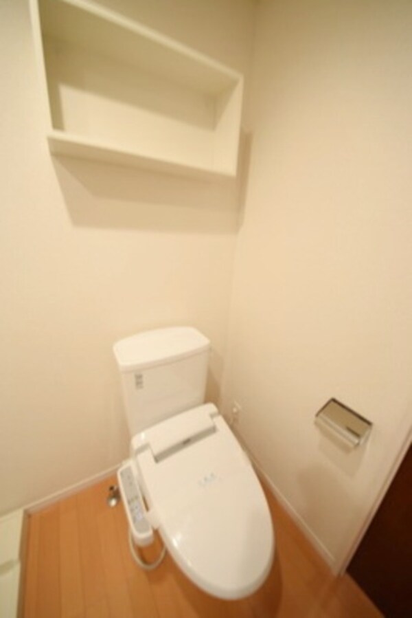 トイレ(シャワー付きトイレ)