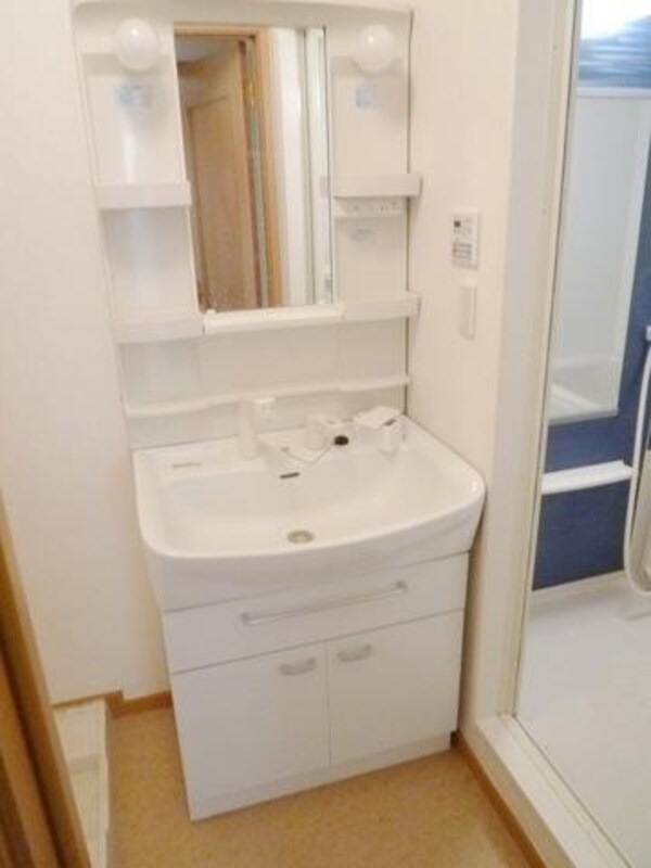 洗面(シャワー付き洗面台)