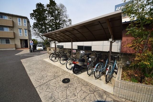 物件内観写真7　(駐輪場)