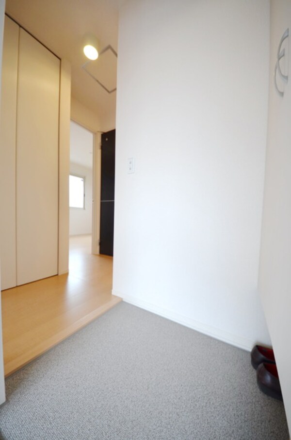 玄関(イメージです)