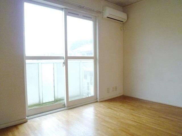 物件内観写真10　(★シックなフローリングです★)