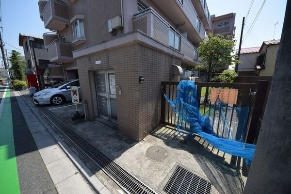 共有部分(ゴミ置き場)