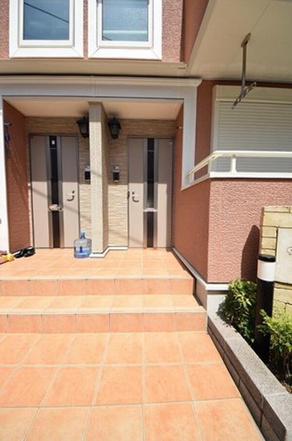 エントランス(建物入口です)