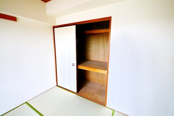 設備(和室の押入れ)