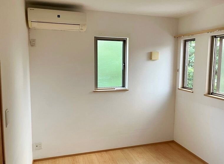 物件内観写真4　(リビング/居室)