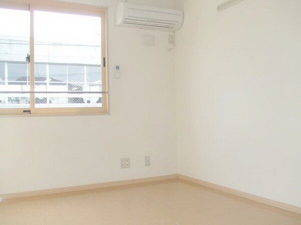 リビング・居室(※写真は別部屋です)