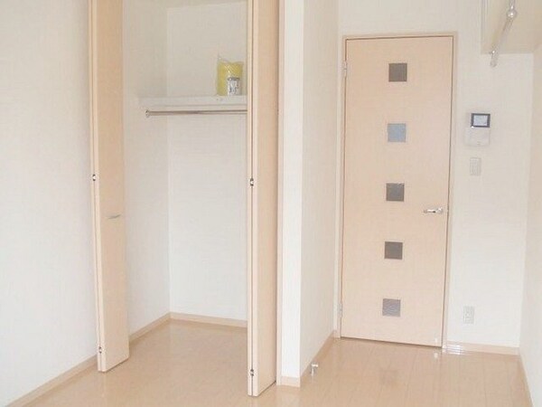 収納(※写真は別部屋です)