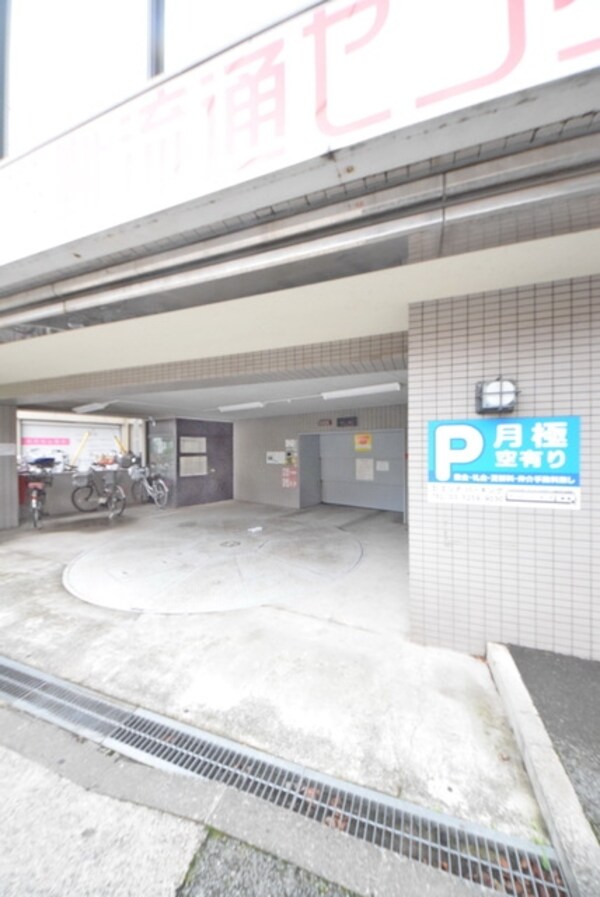 駐車場(★駐車場★)