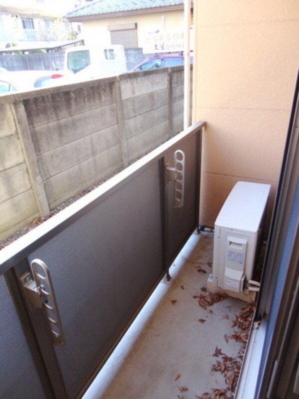 バルコニー(洗濯物布団がよく乾かせるバルコニー)