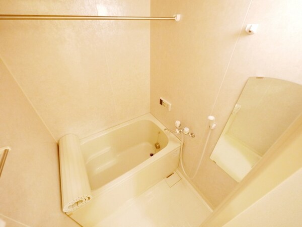 バス／シャワールーム等(追い焚き機能付き)