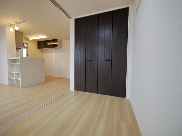 物件内観写真11　(部屋)