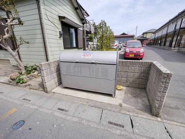 物件内観写真19　(敷地内ごみ置き場)