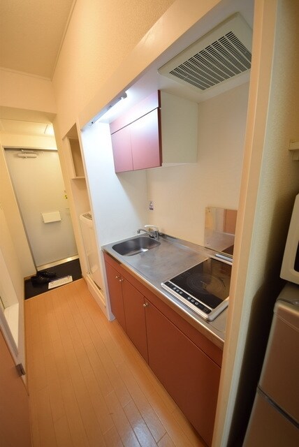 物件内観写真3　(システムキッチン)