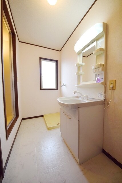 物件内観写真12　(洗面脱衣所あります♪)