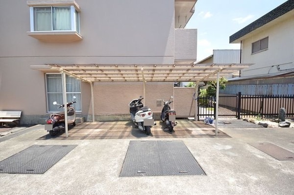 共有部分(バイク置き場)