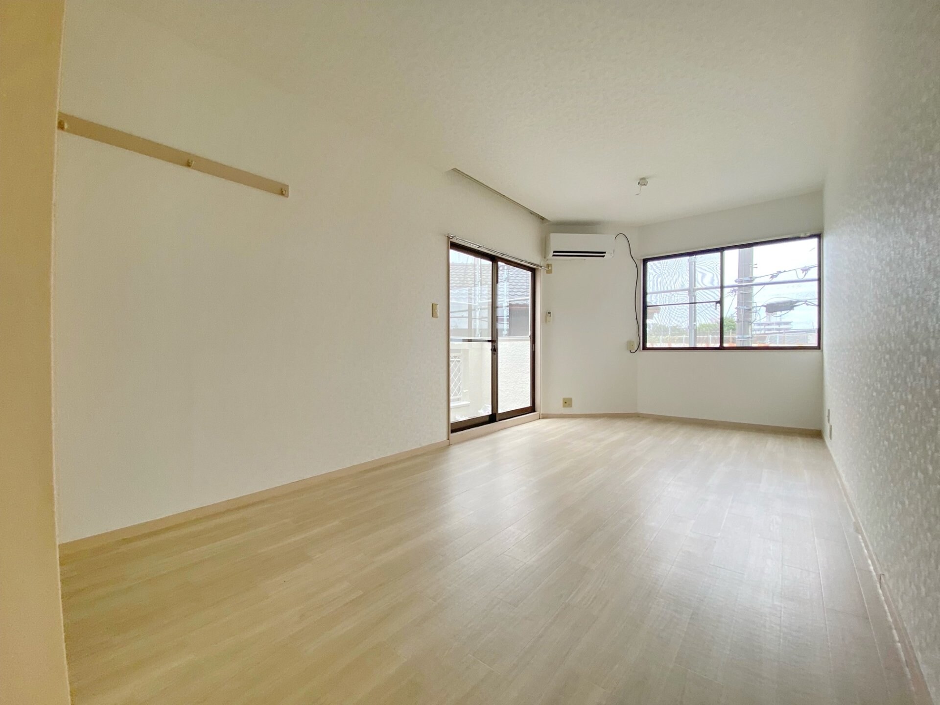 物件内観写真10　(リビング/居室)