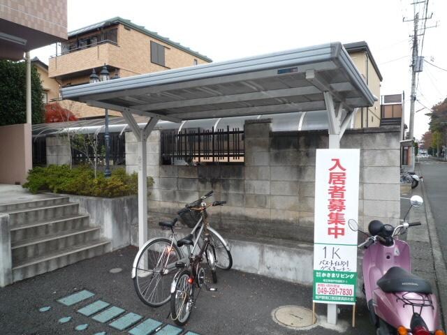 物件内観写真13　(駐輪場)