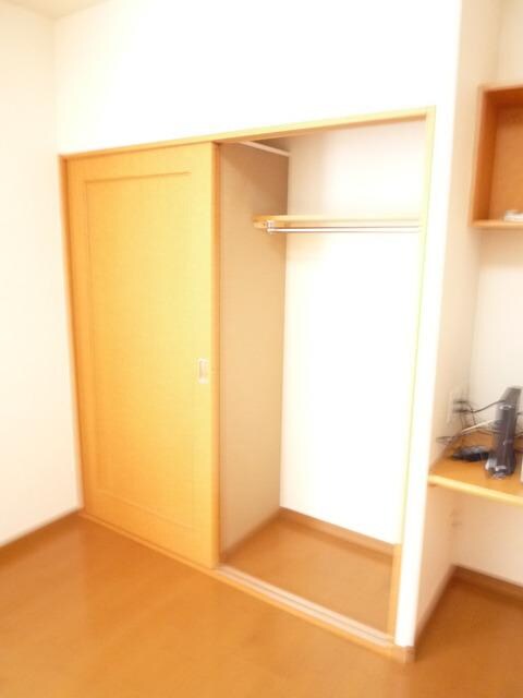 物件内観写真6　(収納)
