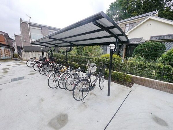 共有部分(屋根付き駐輪場)