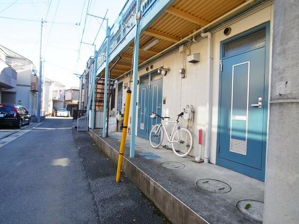 その他(♪空いたスペースに自転車をお置いて下さい♪)