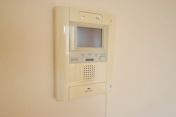 セキュリティ(♪モニター付きインターホンで来客をチェック♪)
