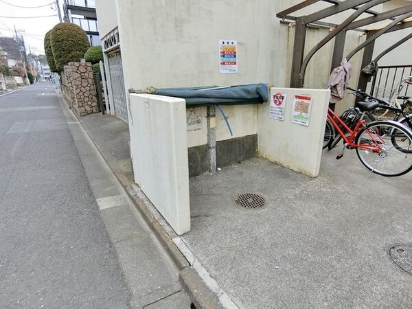 共有部分(敷地内ゴミ置き場)
