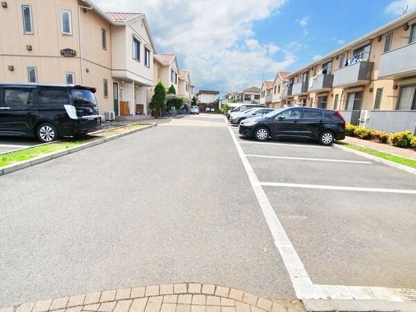 駐車場(♪敷地内駐車場♪)