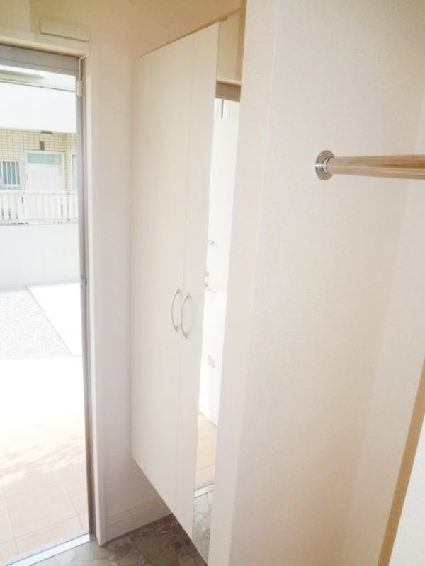 玄関(☆玄関には下駄箱☆)