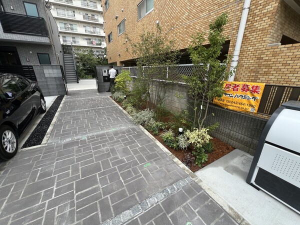 エントランス(庭)