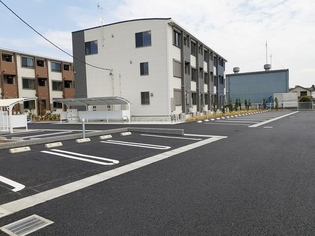 物件内観写真13　(駐車場)