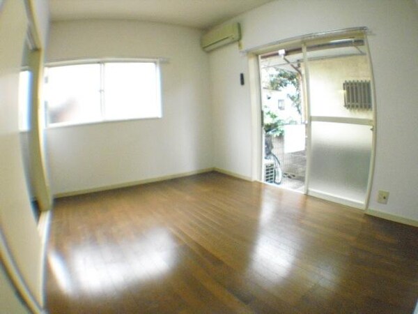 リビング・居室(２面採光の明るい居室です★)