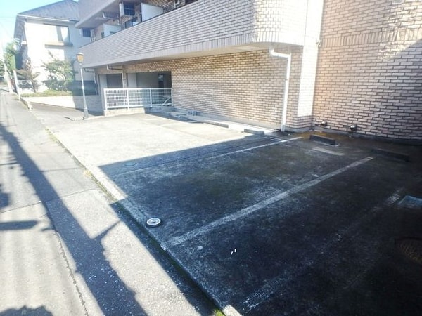 駐車場(★駐車場★)