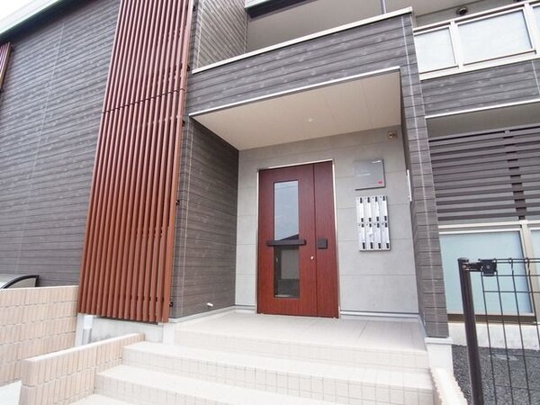エントランス(♪オートロックで安心を掛ける♪)