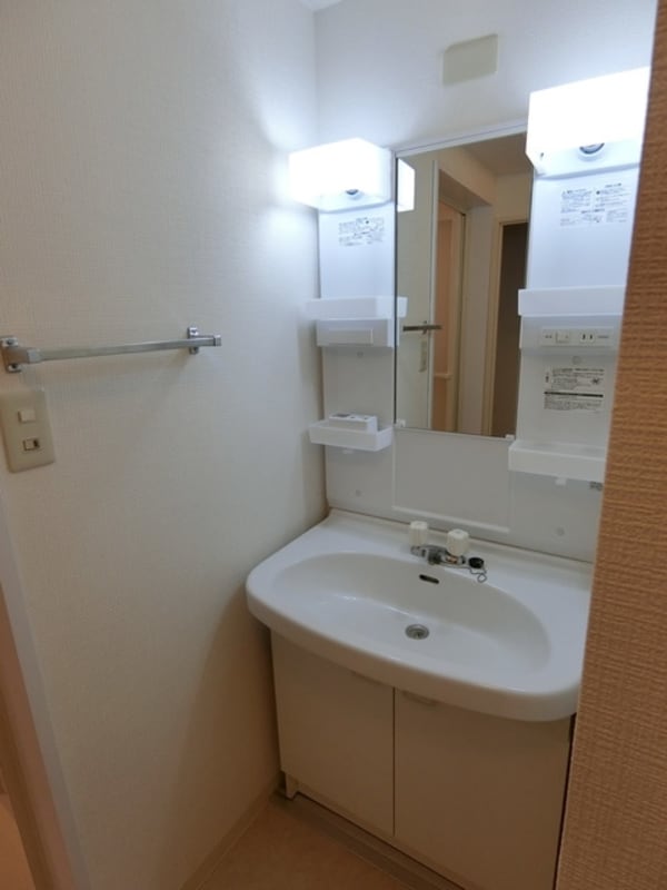 洗面(同お建物・同間取りの別のお部屋のイメージです。)