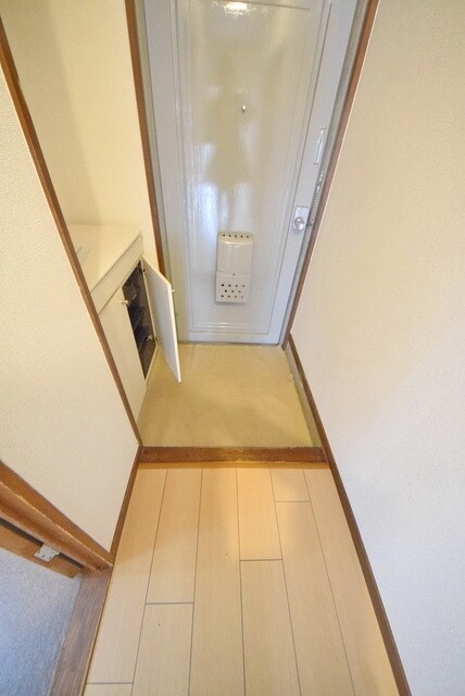 物件内観写真10　(玄関)