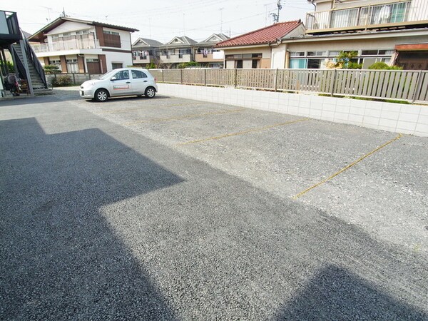 駐車場(♪敷地内駐車場♪)